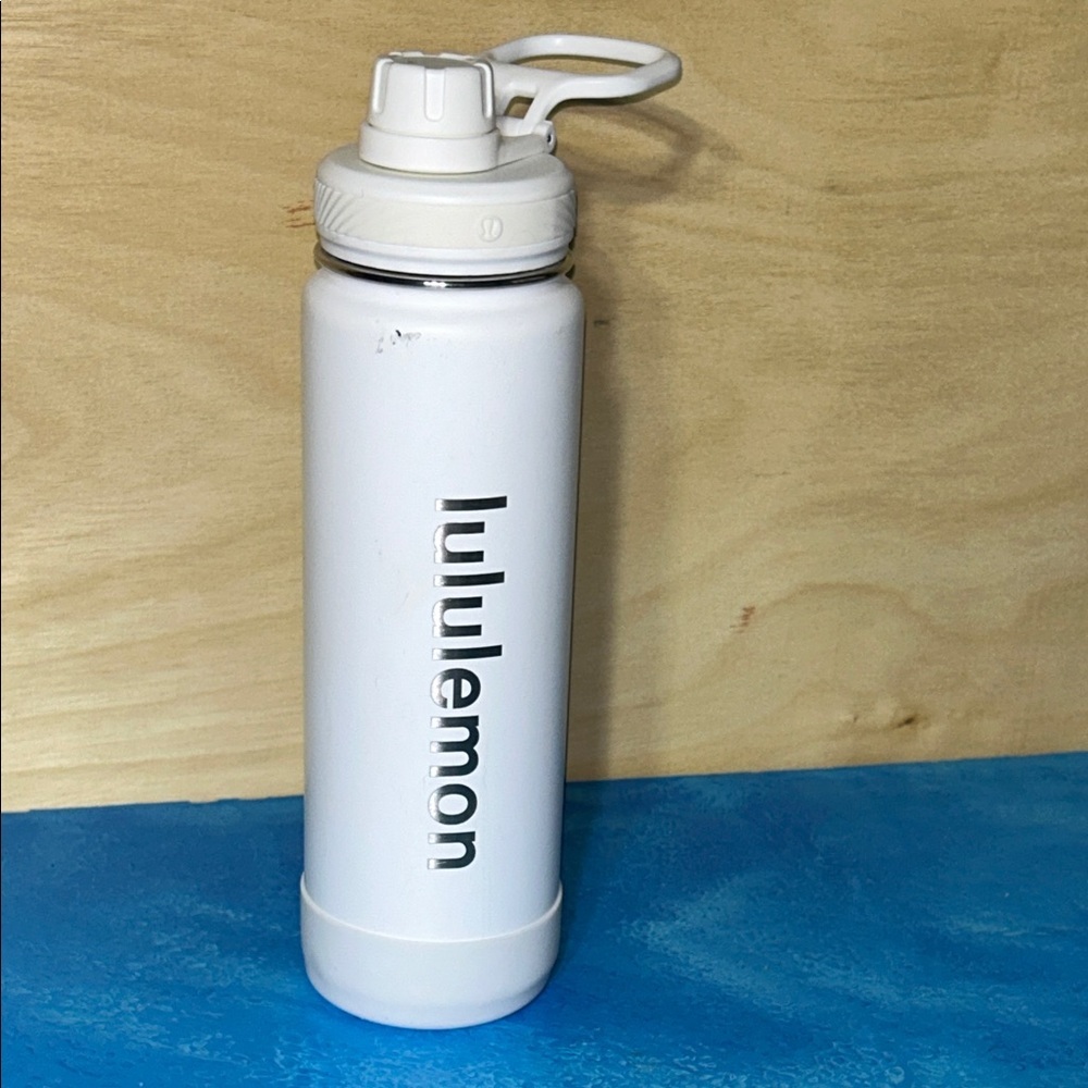 Lululemon White Water Sport Bottle 32 Oz White